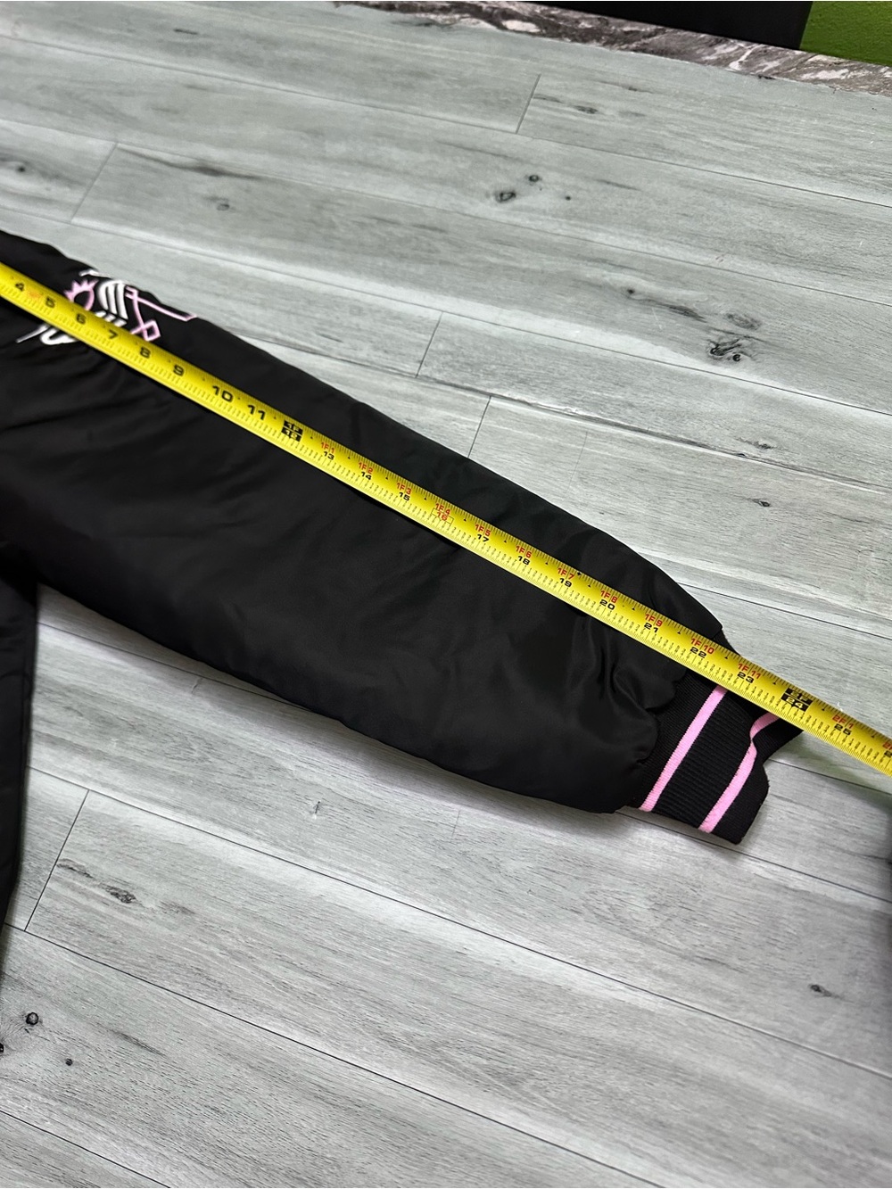 Club Internacional de Fútbol Miami Black and Pink Bomber Jacket M - Picture 7 of 10
